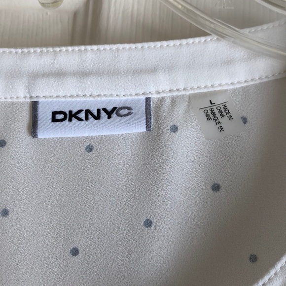 Ladies DKNYC L blouse with raised black polo dots - Picture 2 of 5